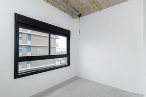 Image 45 - 886676