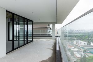 Image 14 - 886676