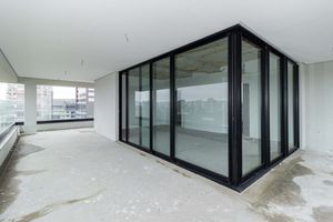 Image 11 - 886676