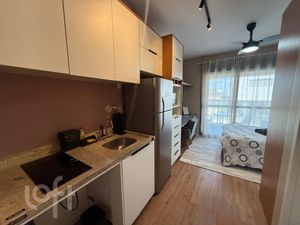 Image 7 - 886677
