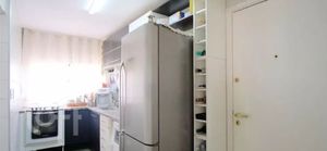 Image 6 - 886679