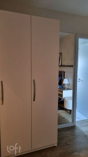 Image 16 - 886683