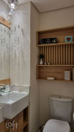 Image 21 - 886683