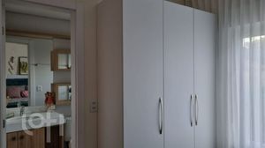 Image 18 - 886683
