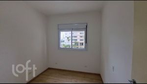Image 7 - 886685