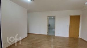 Image 8 - 886685