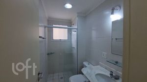 Image 10 - 886685