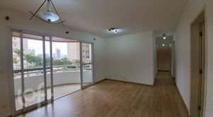 Image 17 - 886685