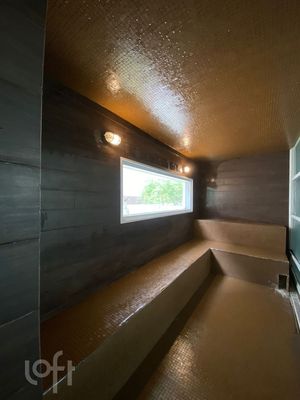 Image 33 - 886690