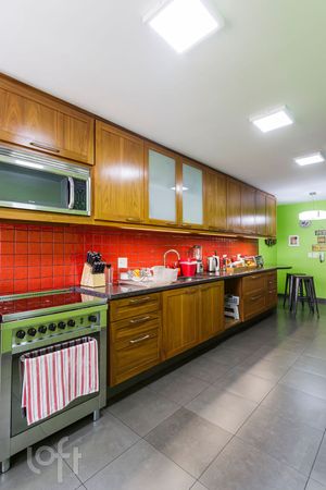 Image 24 - 886690