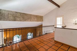 Image 11 - 886692