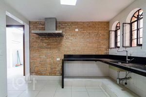 Image 15 - 886692