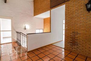 Image 12 - 886692