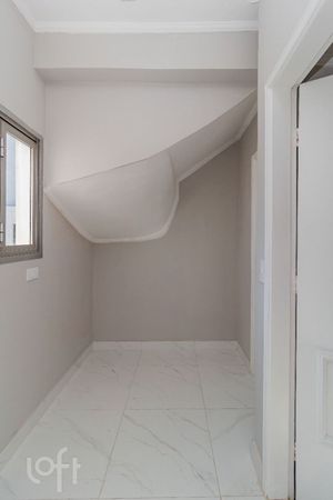 Image 37 - 886693