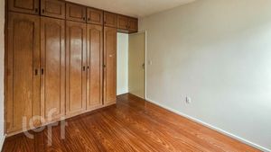 Image 13 - 886695