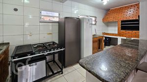 Image 16 - 886695