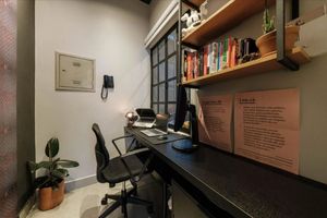Image 24 - 886696