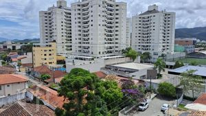Image 31 - 886704