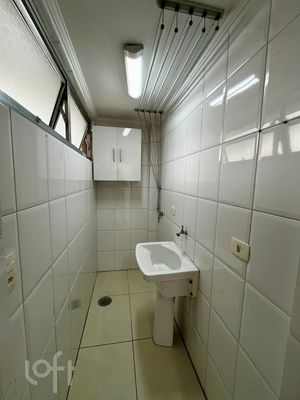 Image 6 - 886708