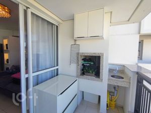 Image 9 - 886715