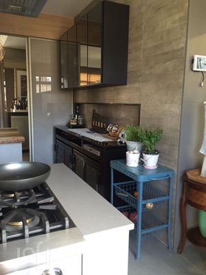 Image 9 - 886722