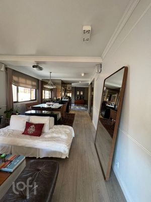 Image 20 - 886722