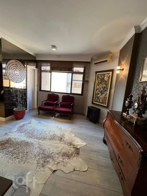 Image 15 - 886722