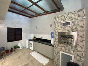 Image 20 - 886724