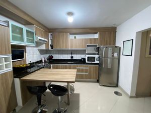 Image 7 - 886724
