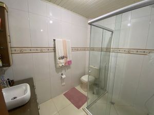 Image 10 - 886724