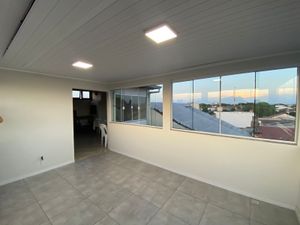 Image 3 - 886724