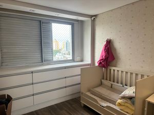 Image 15 - 886726