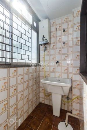 Image 10 - 886737