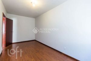 Image 4 - 886737