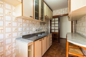 Image 14 - 886737