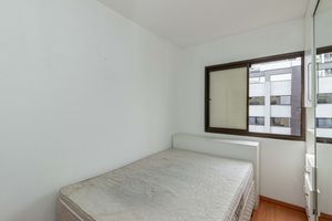 Image 11 - 886738