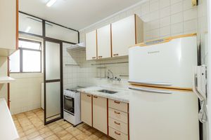 Image 17 - 886738