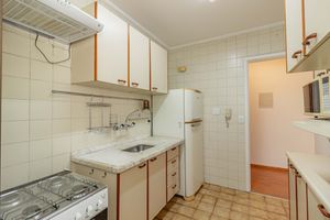 Image 15 - 886738