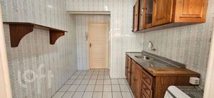 Image 16 - 886741
