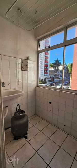 Image 18 - 886741