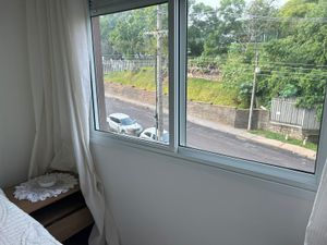 Image 11 - 886749