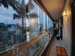 Image 4 - 886750