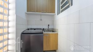 Image 17 - 886752