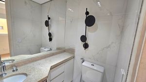 Image 11 - 886755