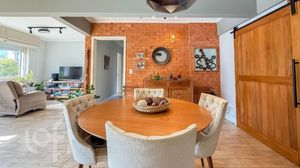 Image 4 - 886773