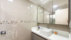 Image 15 - 886773