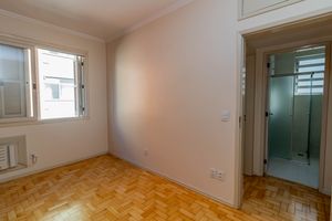 Image 8 - 886798