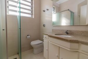 Image 19 - 886798