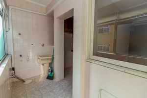 Image 16 - 886798