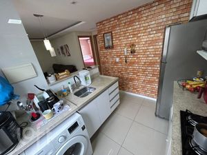 Image 16 - 886799